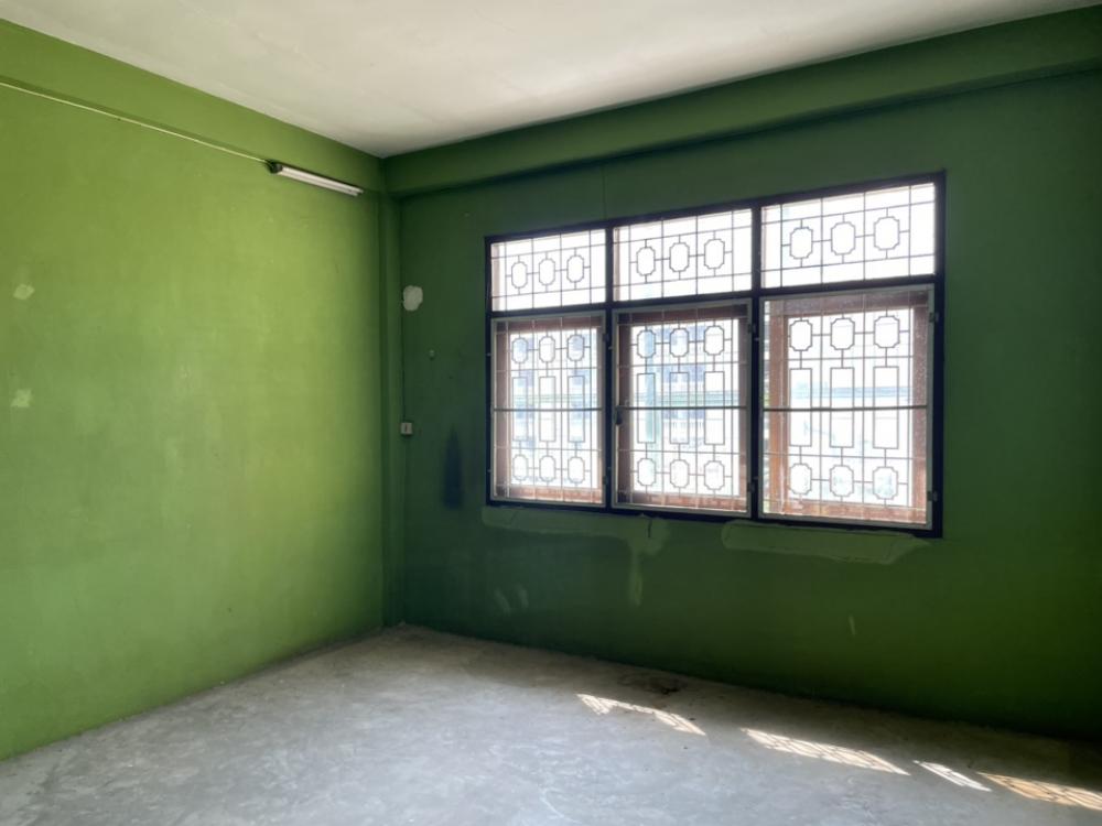 ขายตึกแถว/อาคารพาณิชย์ อาคาร 4 ชั้น เพชรเกษมซอย 54 ย่านบางแค