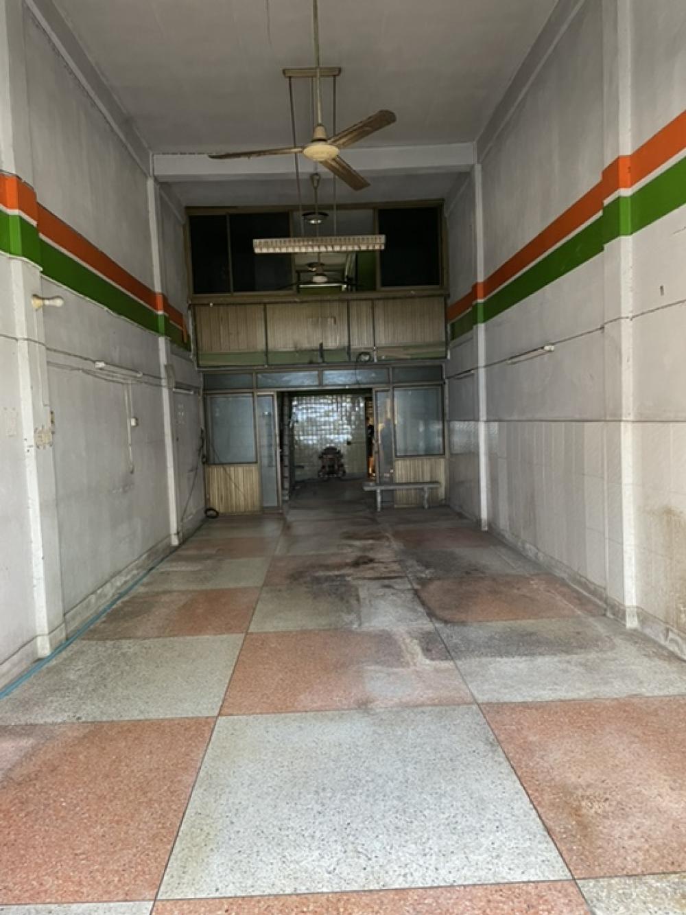 ขายตึกแถว/อาคารพาณิชย์ อาคาร 4 ชั้น เพชรเกษมซอย 54 ย่านบางแค