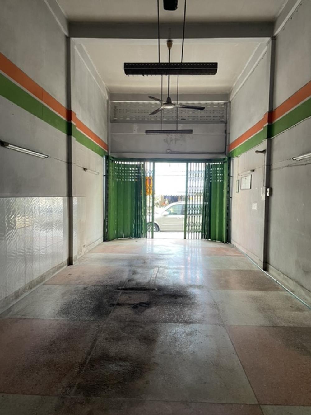 ขายตึกแถว/อาคารพาณิชย์ อาคาร 4 ชั้น เพชรเกษมซอย 54 ย่านบางแค