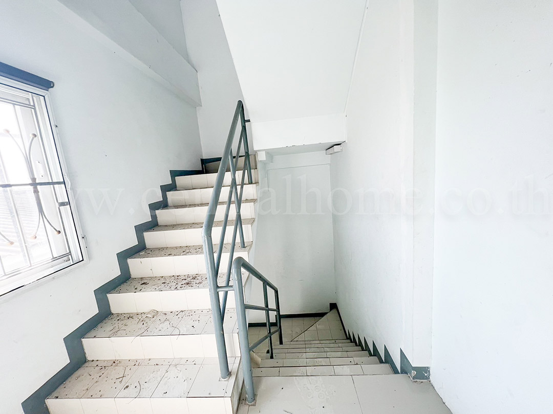 อาคารพาณิชย์ ลภาวัน 22 บางใหญ่ หลังมุม