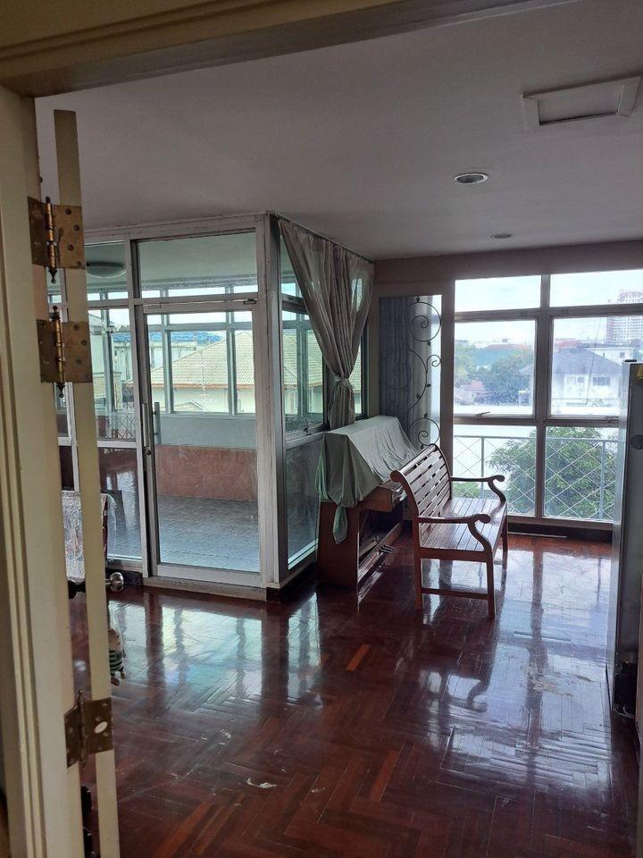 ให้เช่าโฮมออฟฟิศ 5 ชั้นพื่นที้ใช้สอย 700 ตรม. ซอยอินทราภรณ์ ศรีวรา ใกล้ๆกับถนนเลียบทางด่วน