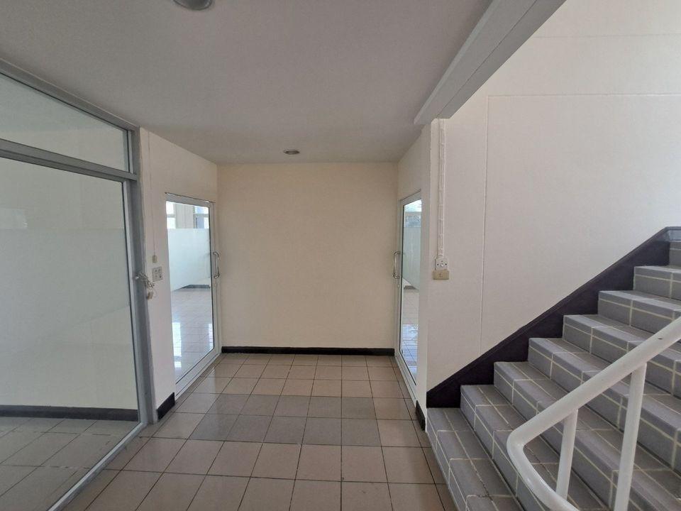 ให้เช่าโฮมออฟฟิศ 5 ชั้นพื่นที้ใช้สอย 700 ตรม. ซอยอินทราภรณ์ ศรีวรา ใกล้ๆกับถนนเลียบทางด่วน