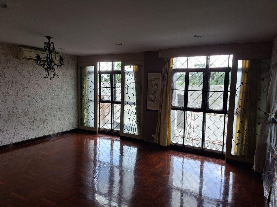 ให้เช่าโฮมออฟฟิศ 5 ชั้นพื่นที้ใช้สอย 700 ตรม. ซอยอินทราภรณ์ ศรีวรา ใกล้ๆกับถนนเลียบทางด่วน