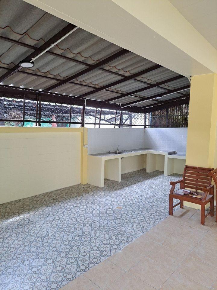 ให้เช่าโฮมออฟฟิศ 5 ชั้นพื่นที้ใช้สอย 700 ตรม. ซอยอินทราภรณ์ ศรีวรา ใกล้ๆกับถนนเลียบทางด่วน