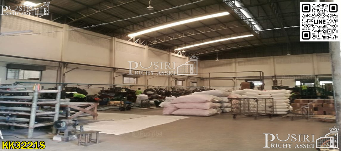 โรงงานตั้งอยู่บนเนื้อที่ขนาด 5 ไร่ หันหน้าทางทิศตะวันออก ประตูด้านหน้ากว้าง 7 เมตร สูง 2.5 เมตร สะดวกต่อการขนส่งสินค้าเข้าออก ตัวโรงงานแบ่งออกเป็น 3 หลัง