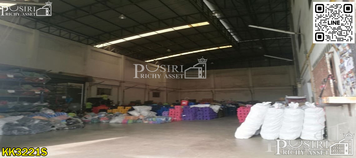 โรงงานตั้งอยู่บนเนื้อที่ขนาด 5 ไร่ หันหน้าทางทิศตะวันออก ประตูด้านหน้ากว้าง 7 เมตร สูง 2.5 เมตร สะดวกต่อการขนส่งสินค้าเข้าออก ตัวโรงงานแบ่งออกเป็น 3 หลัง