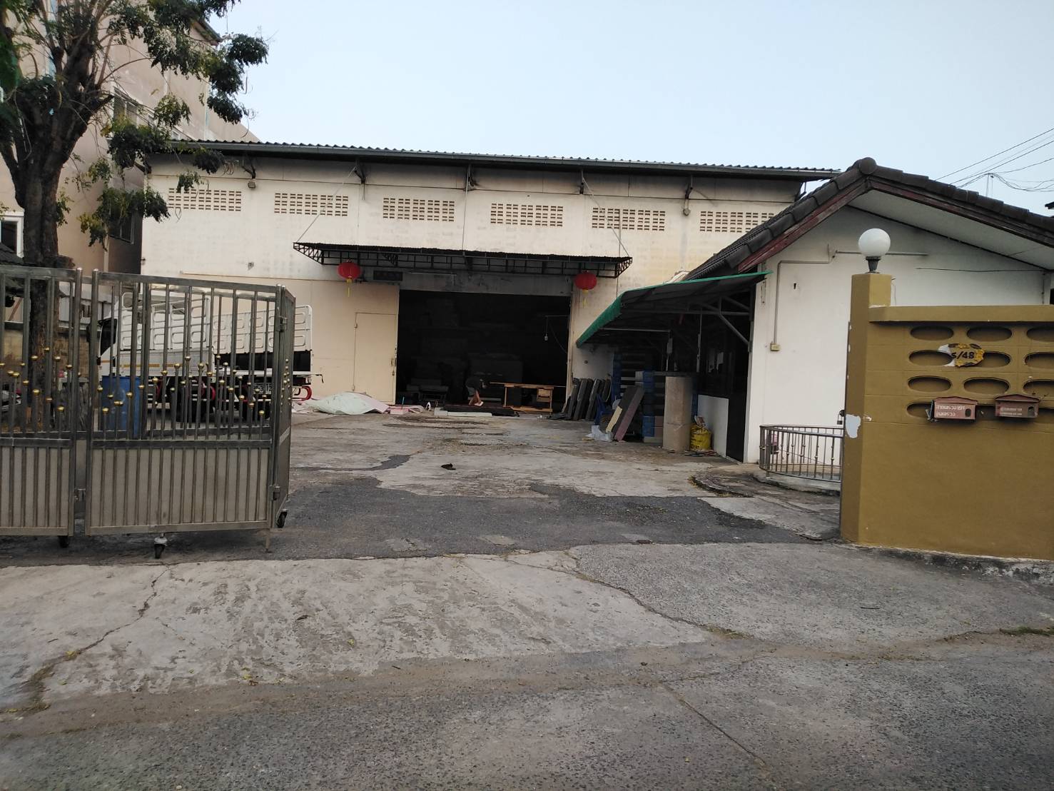 ขายสำนักงานพร้อมโกดัง ใจกลางเมืองขอนแก่น ตรงข้ามสนามกีฬากลาง ถนนเหล่านาดี