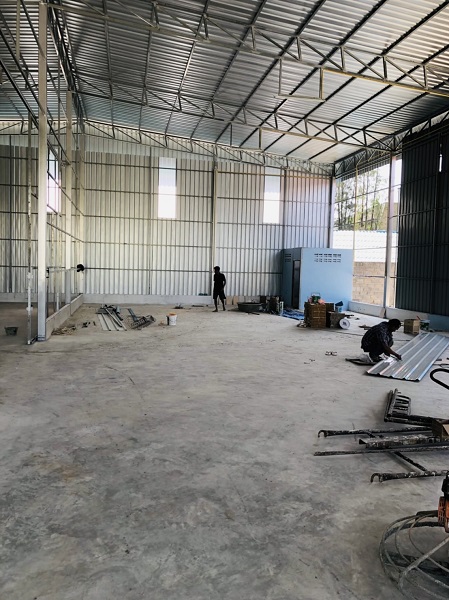 ให้เช่า โกดัง โพธ์แก้ว3  ลาดพร้าว 101 เนือที 275 ตรม ที่จอดรถ 4 คันด้านหน้า 1 ห้องน้ำ