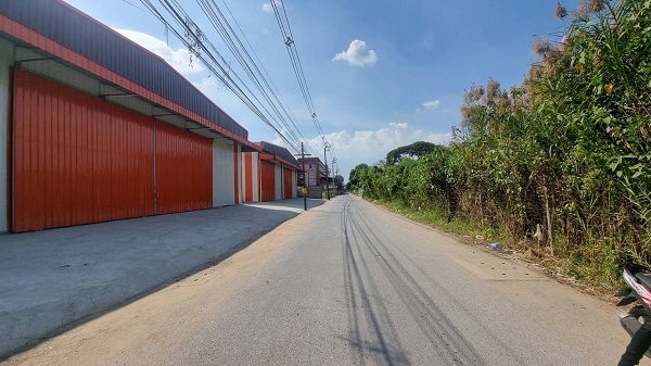ให้เช่าโกดังนวมินทร์ 111 ขนาด 310 ตรม  พร้อมสำนักงาน 20 ตรม 1 ห้องน้ำ  ใกล้เลียบด่วน รามอินทร