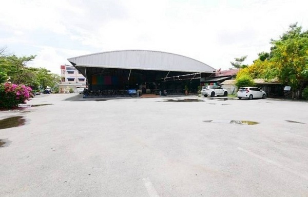 ขายที่ดิน 965 ตรว. (2ไร่ 1งาน 65ตรว) บางบัวทอง  ริมถนนบางกรวยไทรน้อย 6 เลน ใกล้ หมู่บ้าน ช.รุ่งเรือง