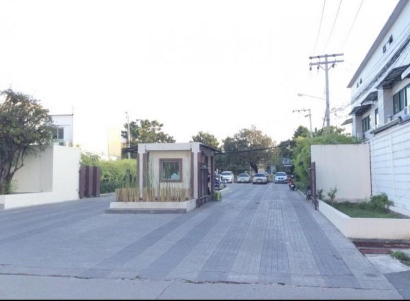 ขายด่วน ราคาพิเศษ ทาวน์เฮ้าส์ 2 ชั้น โครงการเดอะ แพลนท์ ซิตี้ ลาดพร้าว 71 The Plant Citi ซอยนาคนิวาส 48 ขนาด 3 ห้องนอน 2 ห้องน้ำ ย่านเลียบด่วน ใกล้ CDC ใกล้เซนทรัลอีสวิลล์