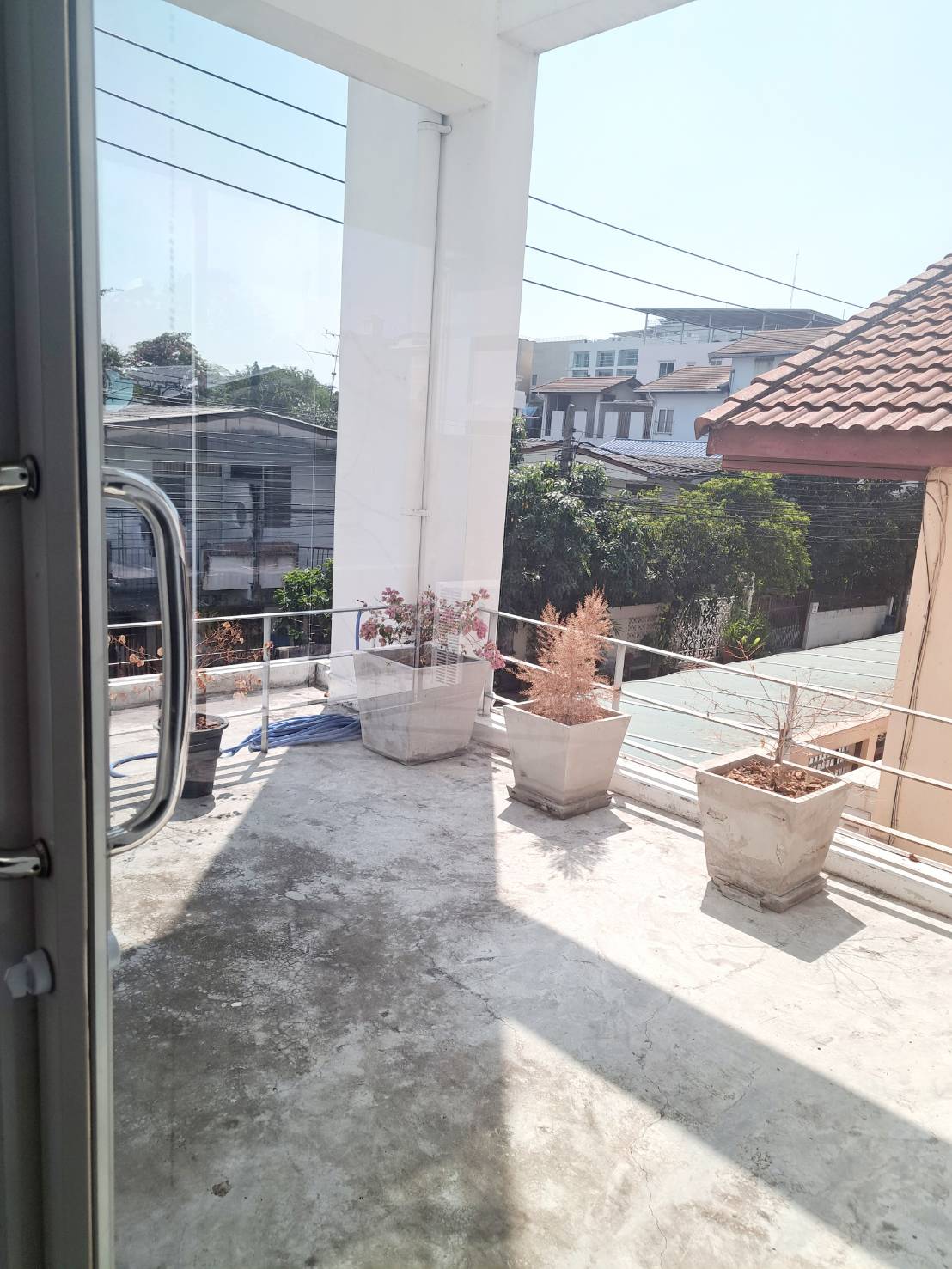 ให้เช่าบ้านเดี่ยว 3 ชั้น สามารถทำเป็นสตูดิโอหรือออฟฟิศได้ ทำเลดี แถว.เพชรบุรีตัด  ใหม่ บางกะปิ