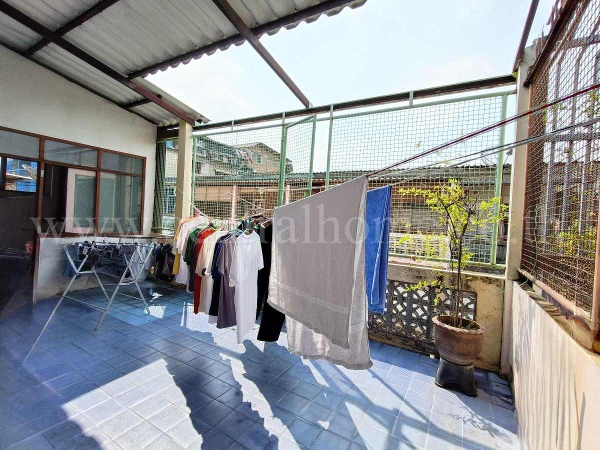 อาคารพาณิชย์ 3 คูหา ท่าดินแดง10