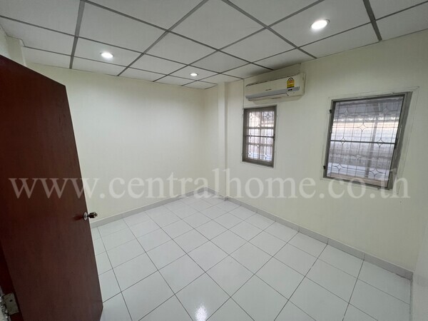 บ้านเดี่ยว เปรมฤทัย 3 รามอินทรา - กาญจนาภิเษก หลังมุม