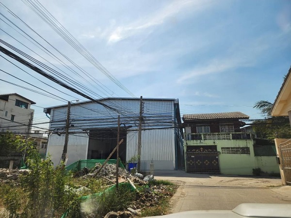  ให้เช่า โกดังสร้างใหม่ 300ตรม   ใกล้ ซอย ศรีด่าน 1/3  ตำบล สำโรงเหนือ สมุทรปราการ เหลือ 1 โกดัง