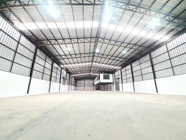 ให้เช่าโกดังพร้อมออฟฟิศขนาด 1000 ตรม. ย่านรามอินทรา  พหลโยธิน  ใกล้ด่วนและวงแหวนอุตสาหกรรม  