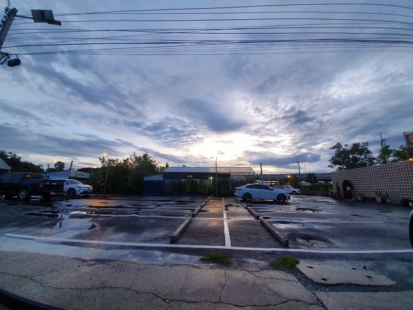 ให้เช่าโกดังพร้อมออฟฟิศขนาด 1000 ตรม. ย่านรามอินทรา  พหลโยธิน  ใกล้ด่วนและวงแหวนอุตสาหกรรม  