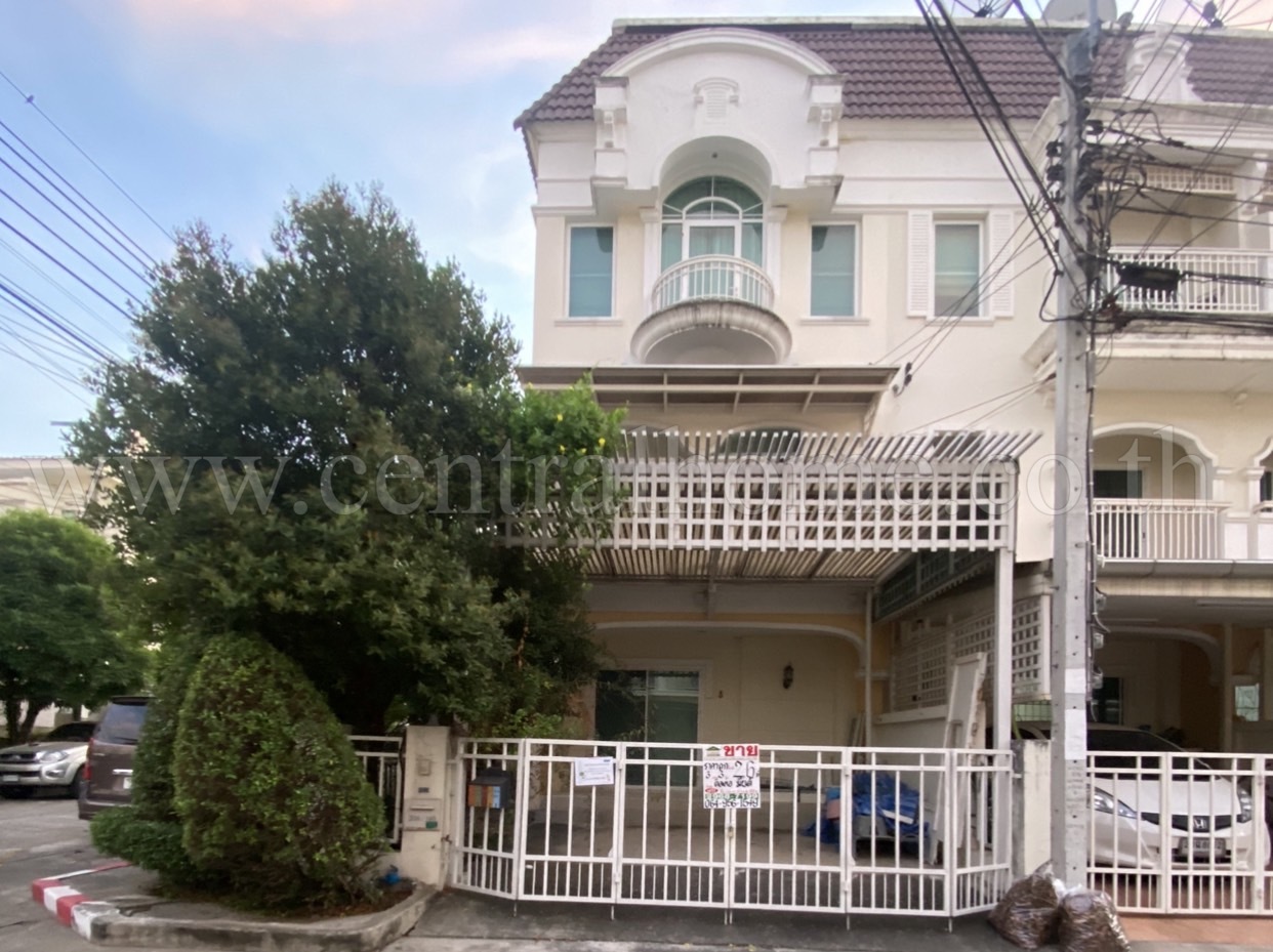 ทาวน์โฮม เดอะ เมทโทร สาทร-กัลปพฤกษ์ หลังมุม
