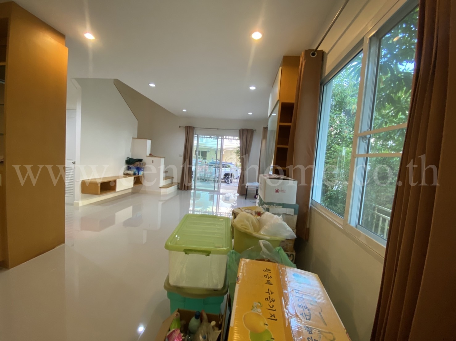 ทาวน์โฮม เดอะ เมทโทร สาทร-กัลปพฤกษ์ หลังมุม