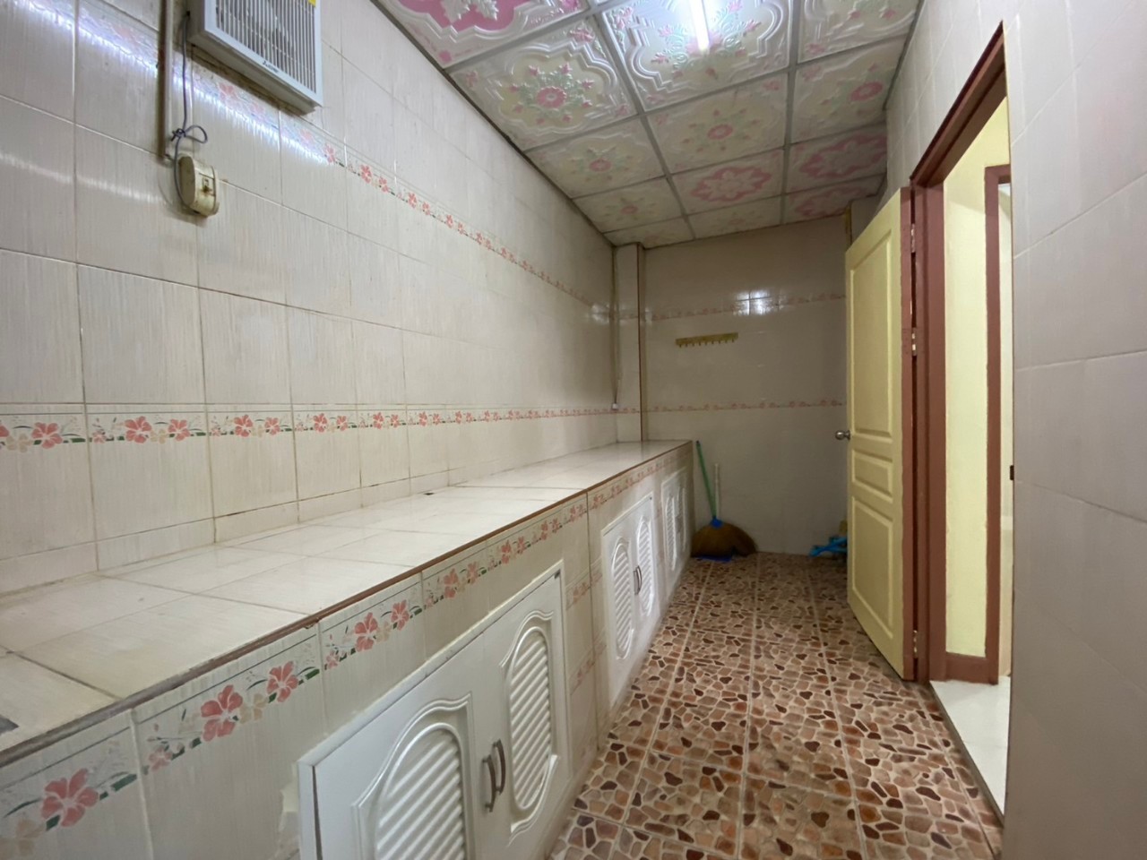 ขายบ้าน2ชั้น  หมู่บ้านกลอรี่เฮ้าส์ เฟส 1  ถนนเลียบคลองหนึ่ง