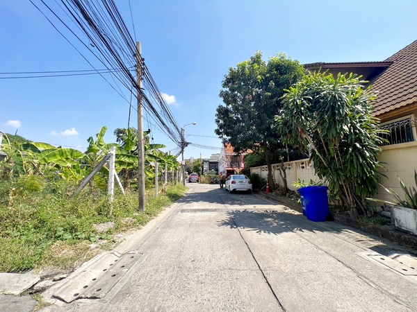 ที่ดิน พร้อมสิ่งปลูกสร้าง ซอย สวรรค์วิถี สุทธิสาร ห้วยขวาง