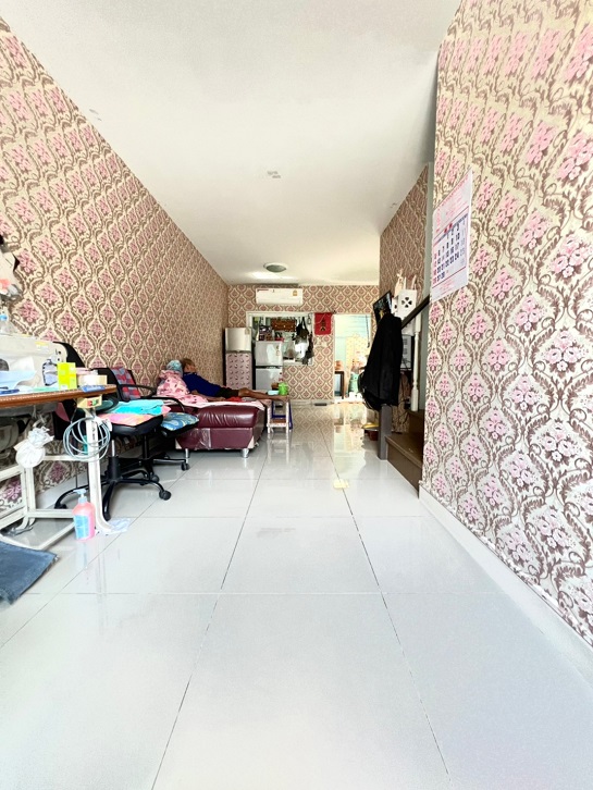  ขายบ้านสวย ต่อเติมห้องครัวแล้ว แปลงมุม พร้อมอยู่
