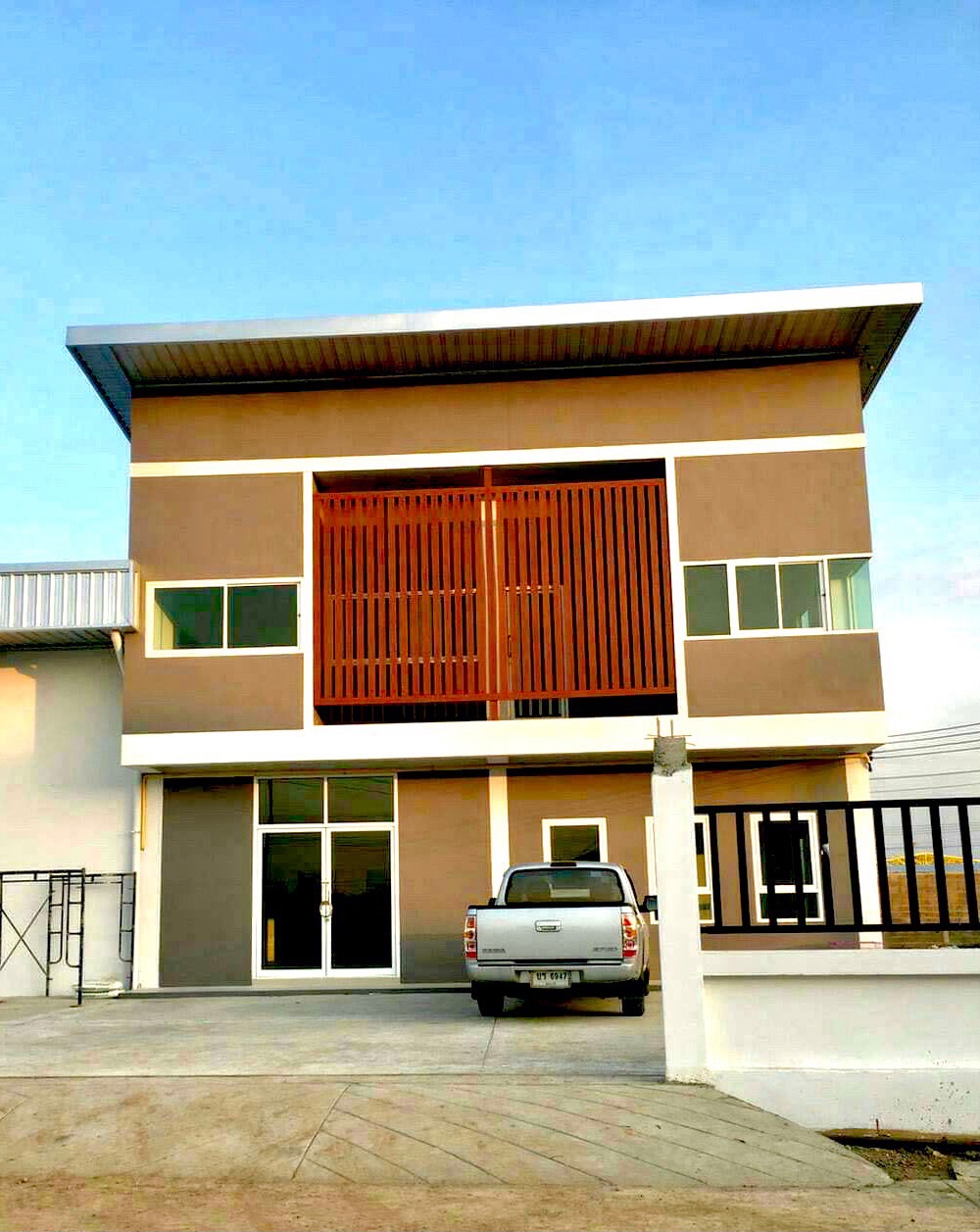 ที่ดินทำเลดี เหมาะสร้างออฟฟิศ โกดัง ขอ อย. ขอ รง.4 ได้