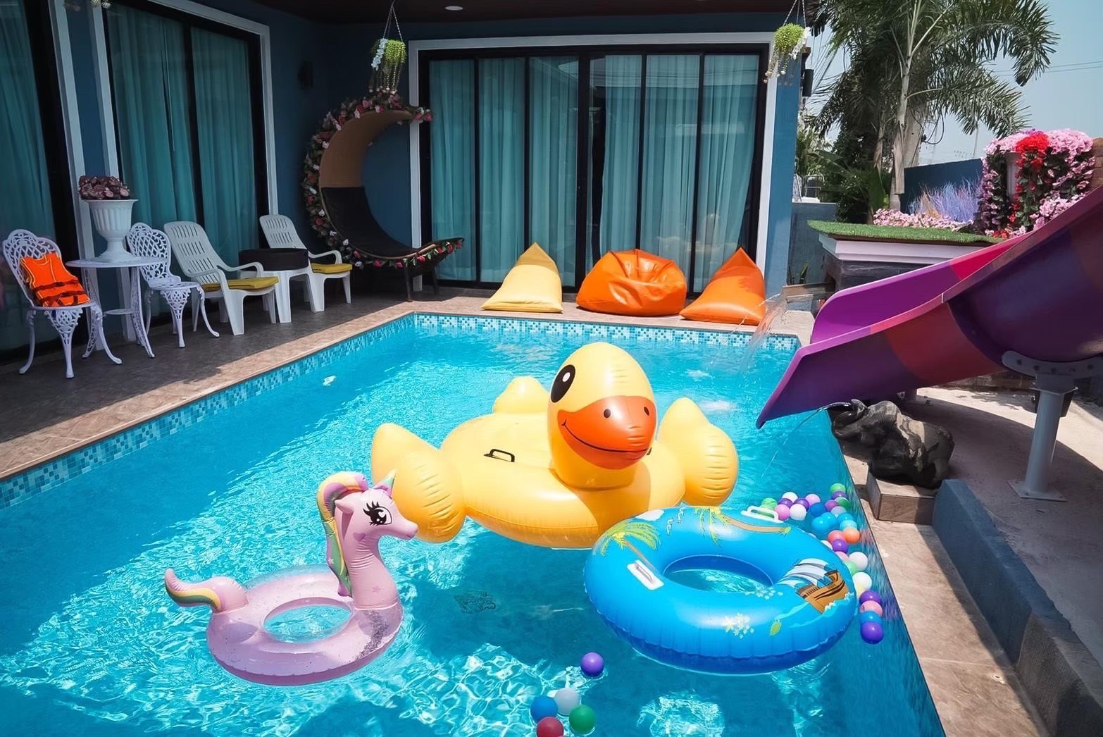 ขายบ้านพักพูลวิลล่า พร้อมดำเนินการธุรกิจปล่อยเช่าต่อ ทำเลดี ชะอำ เพชรบุรี มีลูกค้าเช่าตลอด