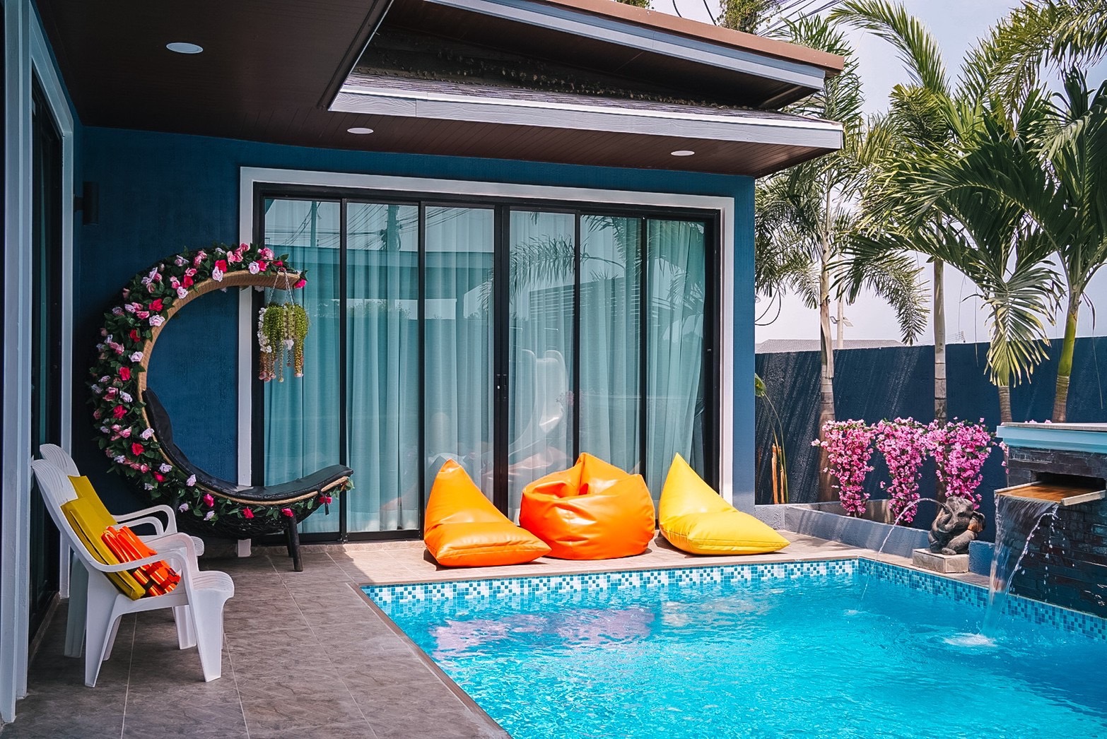 ขายบ้านพักพูลวิลล่า พร้อมดำเนินการธุรกิจปล่อยเช่าต่อ ทำเลดี ชะอำ เพชรบุรี มีลูกค้าเช่าตลอด