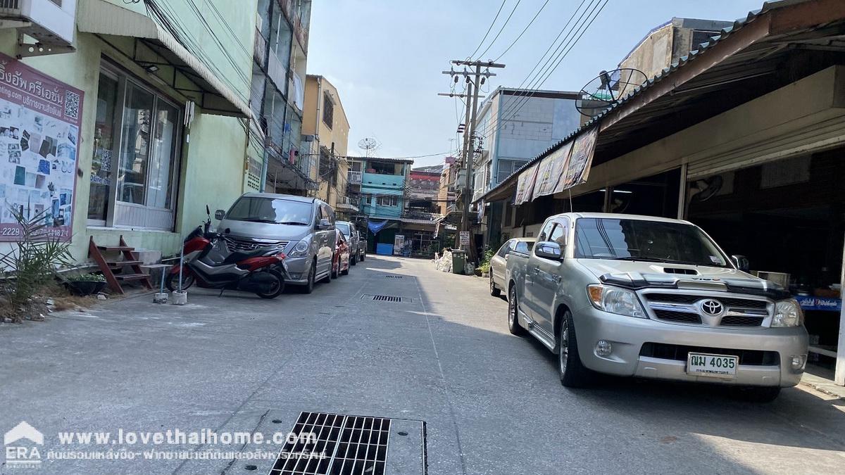 ขายตึกแถวรามคำแหง 54 ลัดออกถนนศรีนครินทร์ได้ ติดแยกลำสาลี ใกล้รถไฟฟ้าสถานีลำสาลี พื้นที่ 16.5 ตรว. สภาพพร้อมอยู่ โครงสร้างแข็งแรง