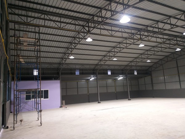  ให้เช่าและขาย โกดังใหม่พร้อมสำนักงาน  ห้องน้ำ2ห้อง บนถนนหทัยราษฎร์ พท.440ตรม