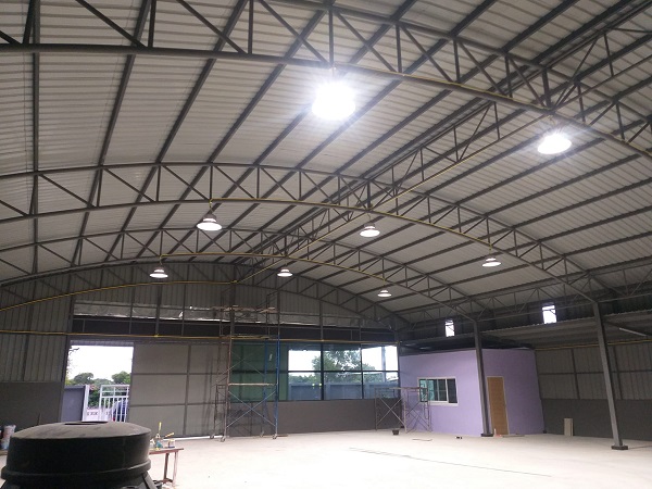  ให้เช่าและขาย โกดังใหม่พร้อมสำนักงาน  ห้องน้ำ2ห้อง บนถนนหทัยราษฎร์ พท.440ตรม