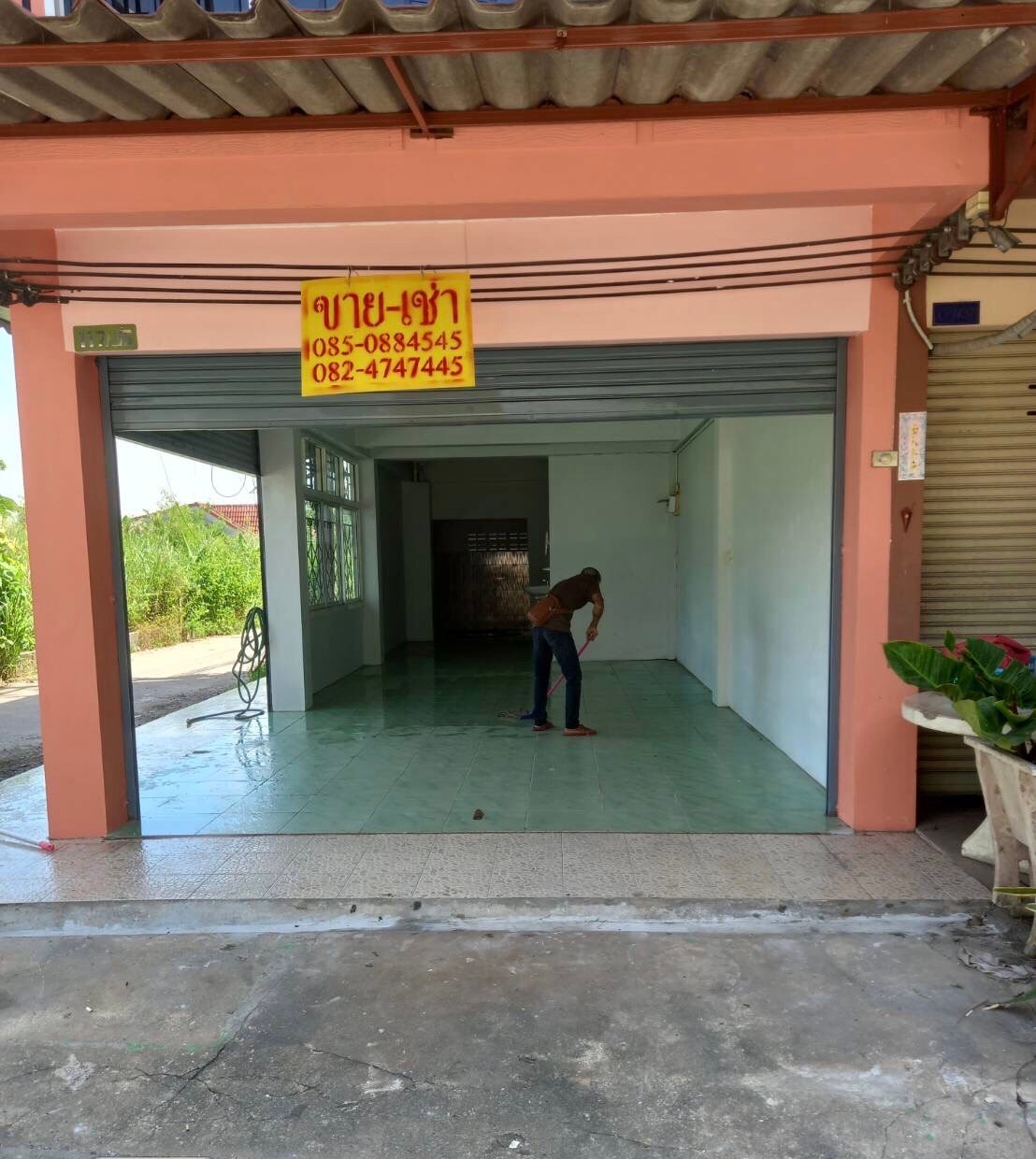 ขาย/เช่า อาคารพาณิชย์ 3 ชั้น เป็นอาคารห้องริม ติดซอย ทำเลดี อ.ศรีราชา จ.ชลบุรี 