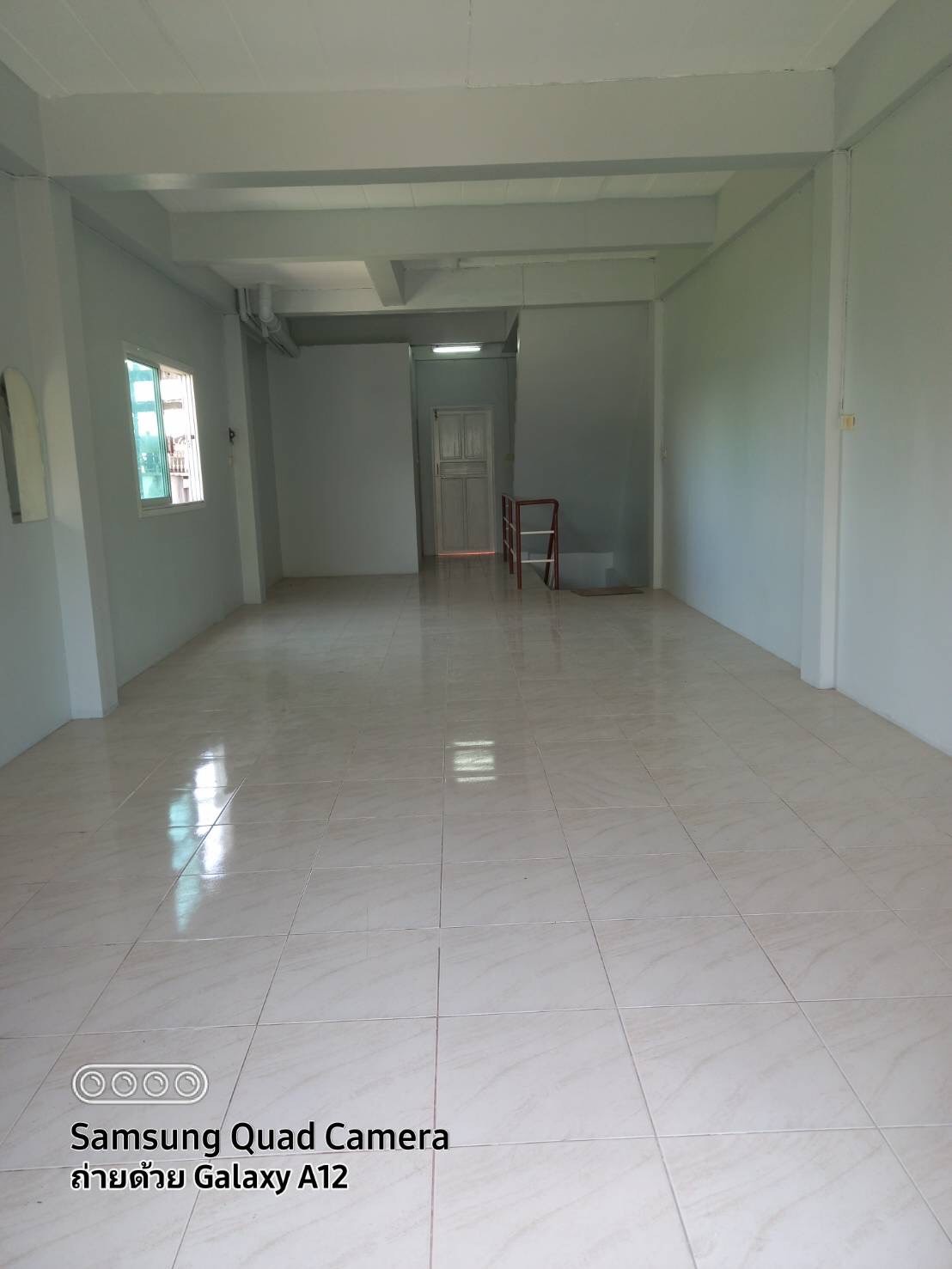 ขาย/เช่า อาคารพาณิชย์ 3 ชั้น เป็นอาคารห้องริม ติดซอย ทำเลดี อ.ศรีราชา จ.ชลบุรี 