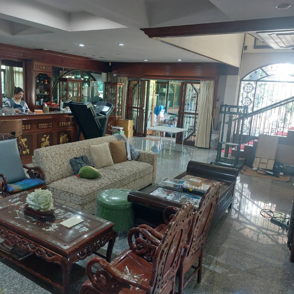 ขายบ้านเดี่ยว2ชั้น หมู่บ้านร่มรื่น เจ้าของทำธุรกิจอสังหาริมทรัพย์ ทำการก่อสร้างเองอย่างดีใช้วัสดุคุณภาพทั้งหมด