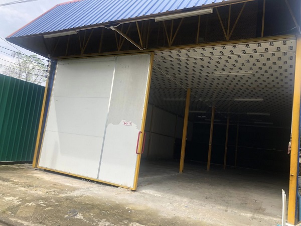 ให้เช่าโกดังรามอินทรา 40 ซอยนวลจันทร์  ใกล้สถานีรถไฟฟ้าสีชมพูรามอินทรา กม.6  พื้นที่ 200 ตร.ม  พื้นที่โกดังเก็บของ ขนาด 10 x 20 ม.