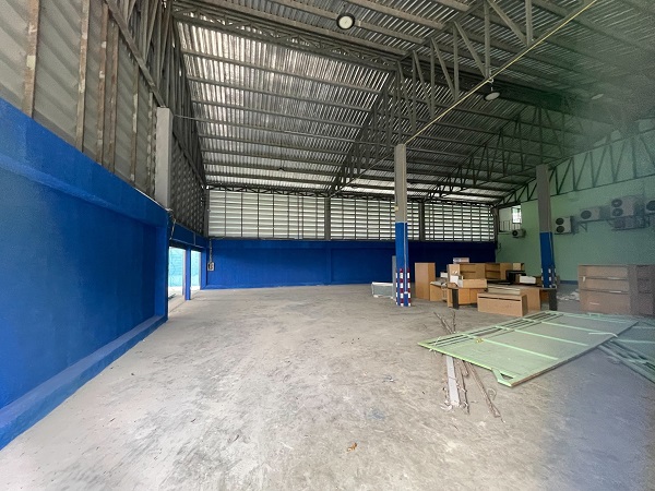 ให้เช่า โกดังพร้อมสำนักงานออฟฟิศ จตุโชติซอยต้นๆ  ออเงิน,สายไหม ออฟฟิศ 3 ชั้น 972 ตรม