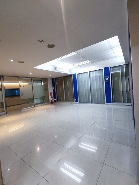 ให้เช่าพื้นที่สำนักงานใกล้ MRT สถานีลาดพร้าว 137  ตรม  จดทะเบียนบริษัทได้ ลิฟต์โดยสาร เหมาะ ทำสถานที่สอนเต้น รำหรือ Office 