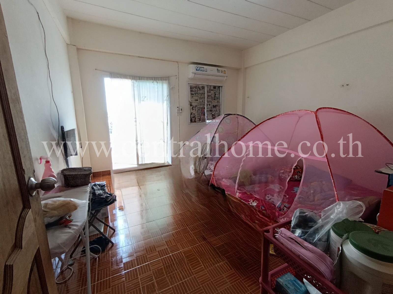 อาคารพาณิชย์ ไทรน้อย ใกล้ ที่ว่าการ อำเภอไทรน้อย