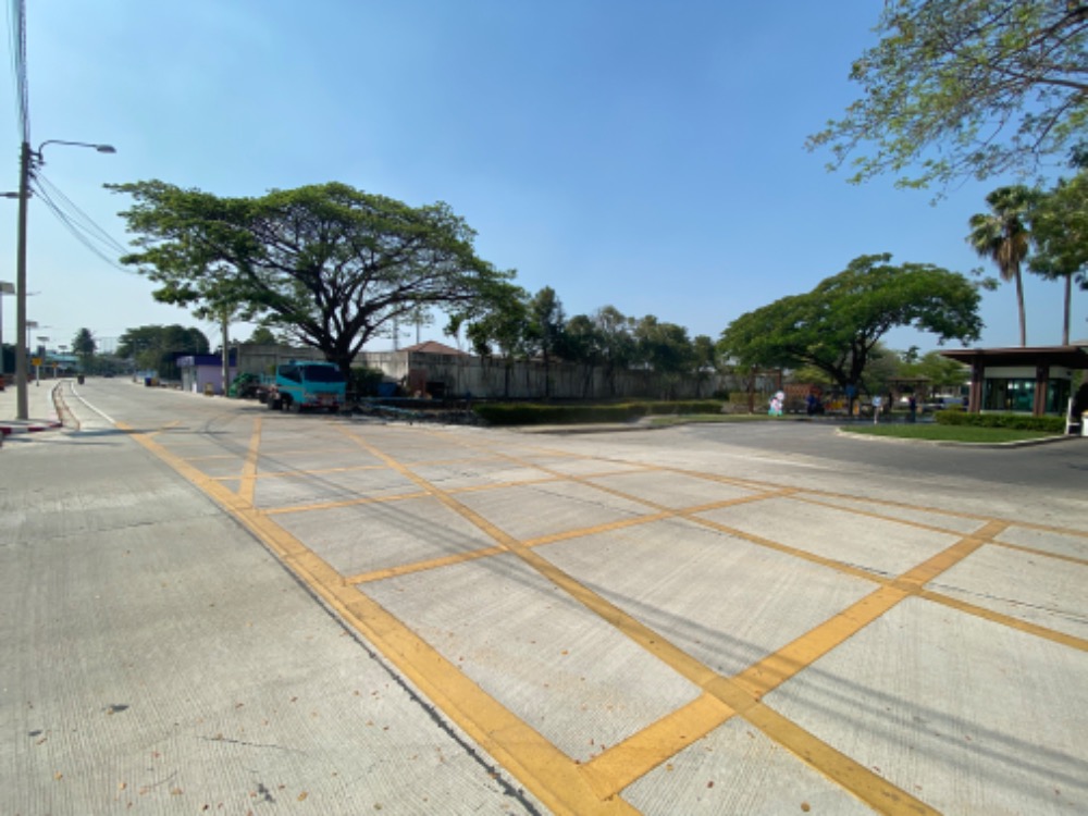 บ้านเดี่ยวหลังใหญ่ สไตล์โมเดิร์น โครงการ L&H มัณฑนาแจ้งวัฒนะราชพฤกษ  แต่งครบพร้อมอยู่ ทำเลดี 