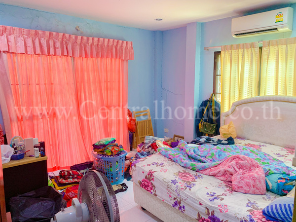 บ้านเดี่ยว 3 ชั้น เปี่ยมรัก - ซอยบรมราชชนนี 87 ใกล้ถนนใหญ่ 50 เมตร