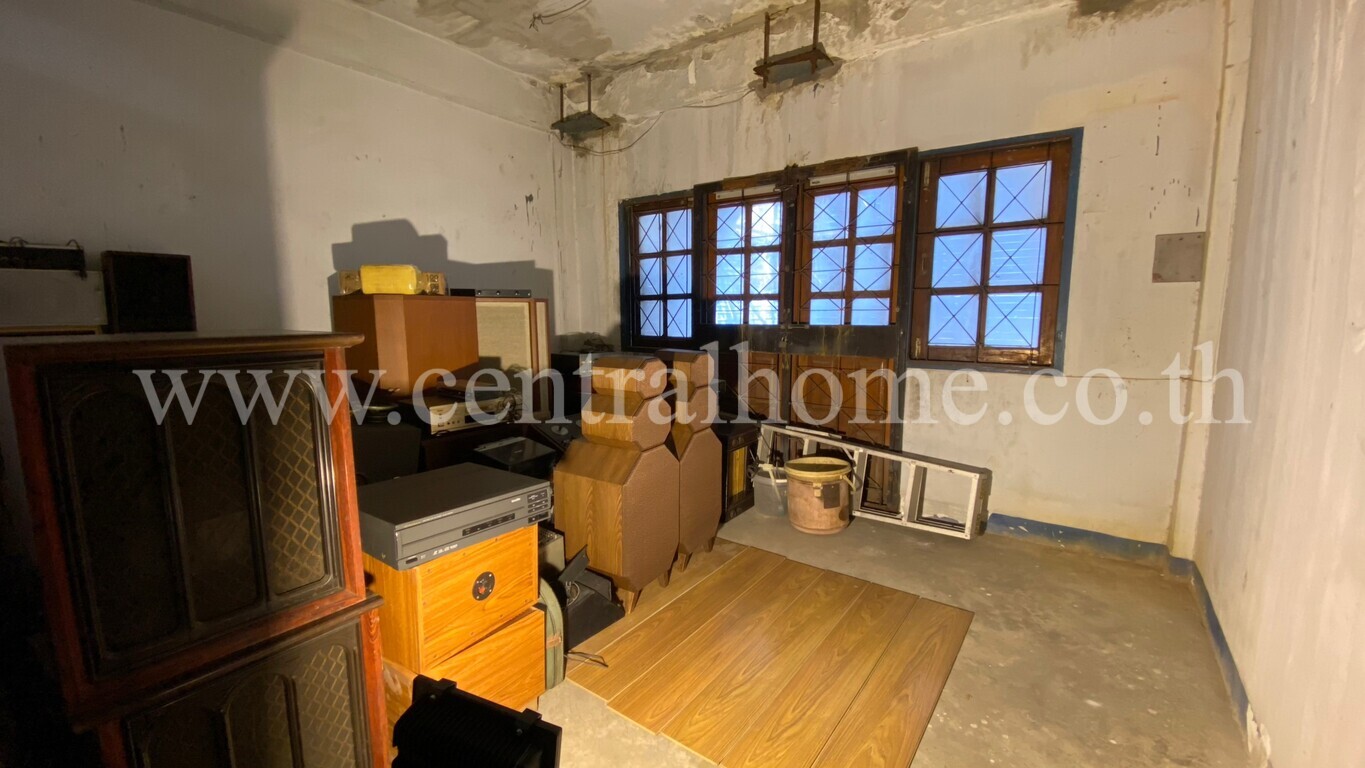 อาคารพาณิชย์ 4.5 ชั้น ติดถนนแจ้งวัฒนะ แนวรถไฟฟ้า ใกล้ศูนย์ราชการ