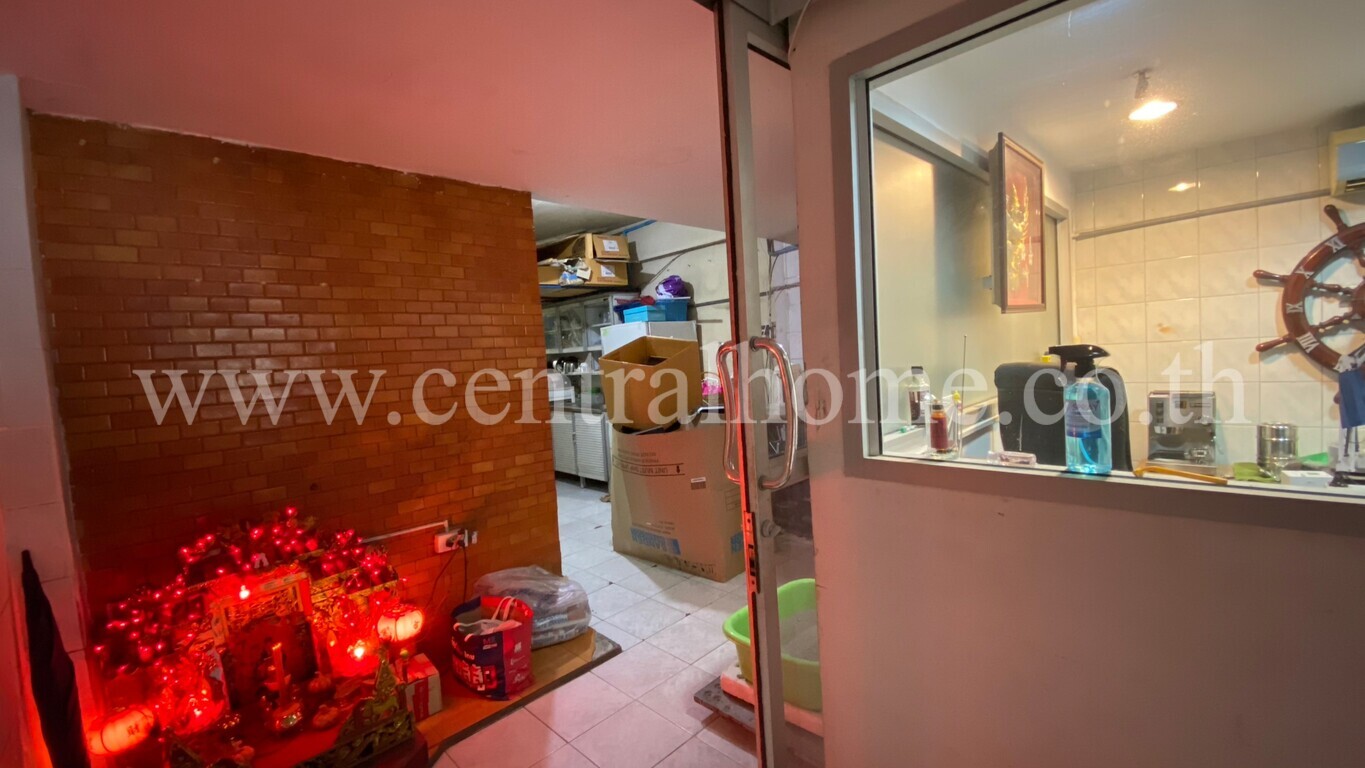 อาคารพาณิชย์ 4.5 ชั้น ติดถนนแจ้งวัฒนะ แนวรถไฟฟ้า ใกล้ศูนย์ราชการ