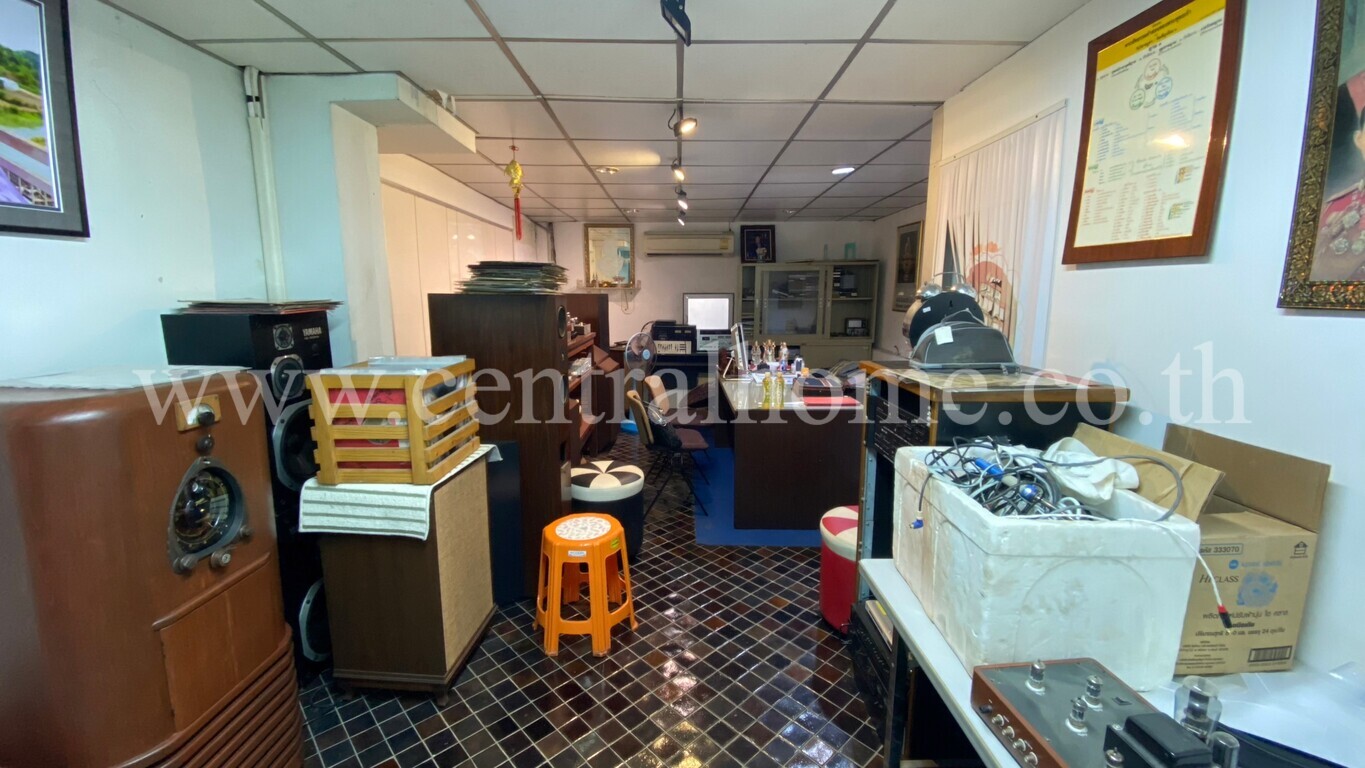 อาคารพาณิชย์ 4.5 ชั้น ติดถนนแจ้งวัฒนะ แนวรถไฟฟ้า ใกล้ศูนย์ราชการ