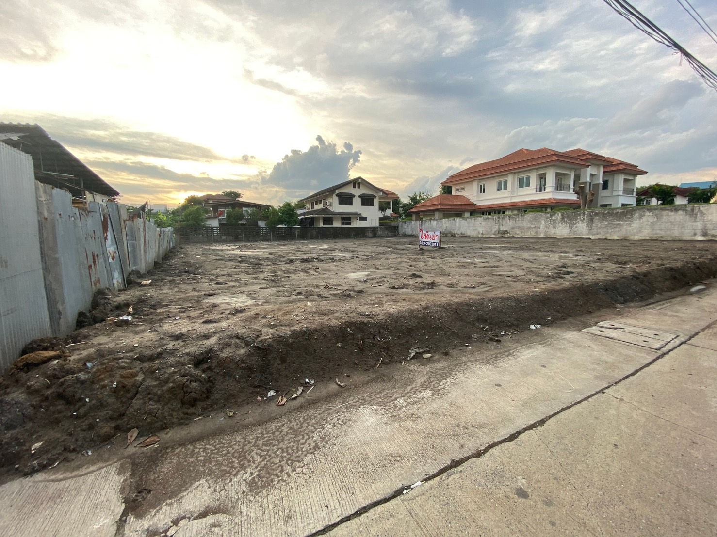 ให้เช่าที่ดินถมแล้ว 223 ตารางวา ซอยแบริ่ง 27 อำเภอเมืองสมุทรปราการ จังหวัดสมุทรปราการ 