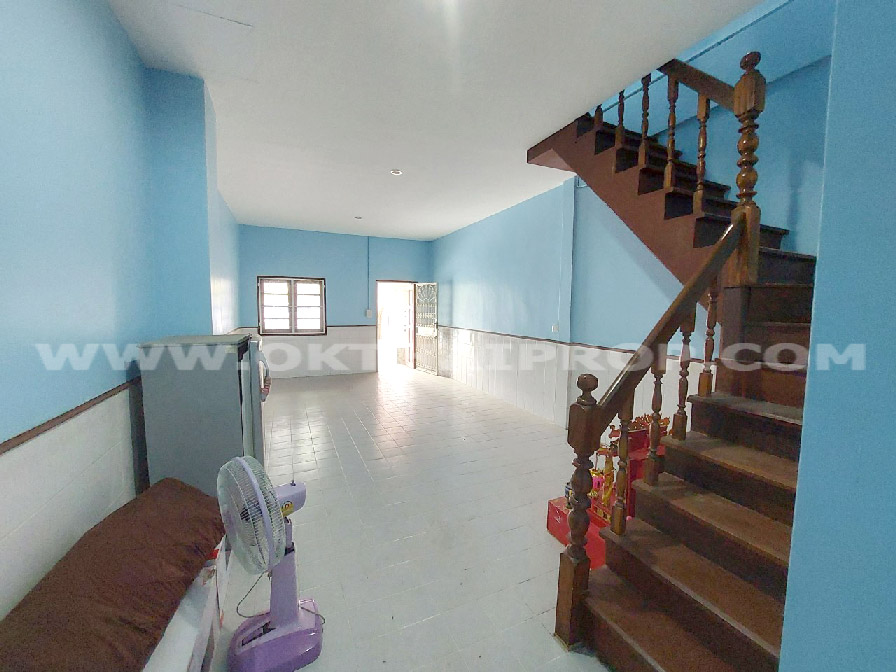 ทาวน์เฮ้าส์ ม.อุบลชาติ 1 (ไทรม้า) ถ.รัตนาธิเบศร์ เมืองนนทบุรี