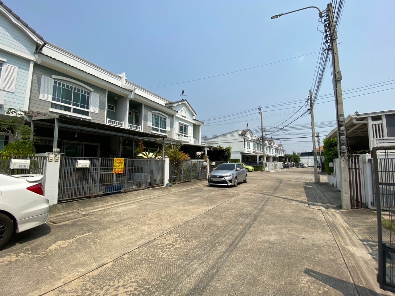 ขายบ้าน 2 ชั้น หมู่บ้านอินดี้  บางใหญ่ เข้าทางเซนทรัลเวตเกตุ  หรือซอยวัดลาดปลาดุก