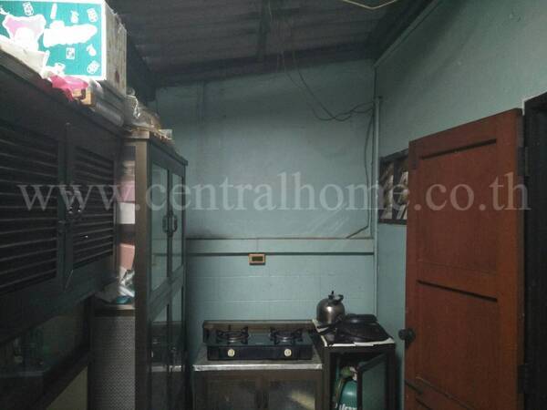 ทาวน์เฮ้าส์ หมู่บ้าน วงศ์ชัยนคร รัตนาธิเบศร์