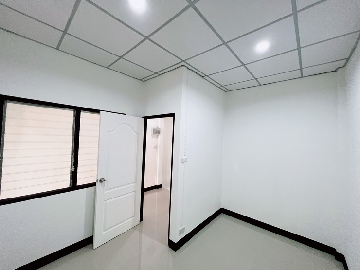ขายหมู่บ้านเลิศอุบล ลำลูกกา-คลอง5 ทาวน์เฮ้าส์ 2 ชั้น 16 ตร.วา