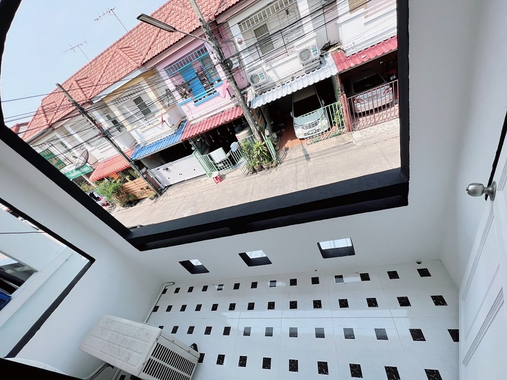 ขายหมู่บ้านเลิศอุบล ลำลูกกา-คลอง5 ทาวน์เฮ้าส์ 2 ชั้น 16 ตร.วา